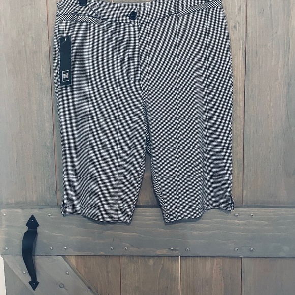 MODE  DE VIE Long Bermuda shorts - Picture 1 of 8